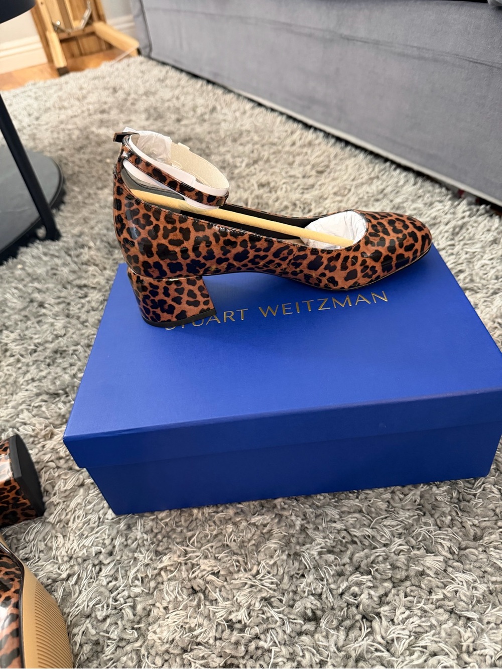 Stuart Weitzman Leopard-Print Ankle-Strap Pumps in Brown/Black New in Box - Picture 7 of 8